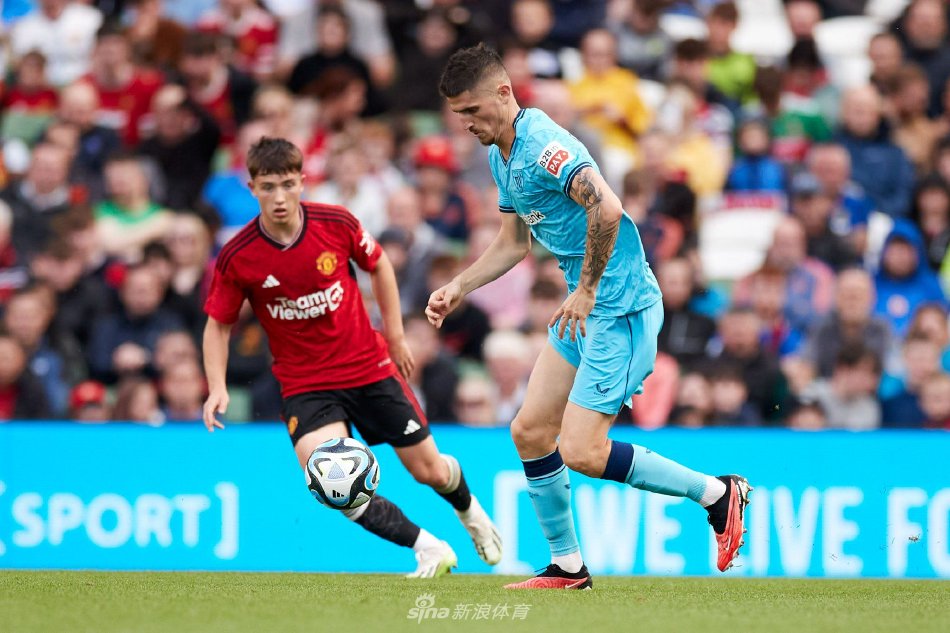 他在起脚前 他在起脚前