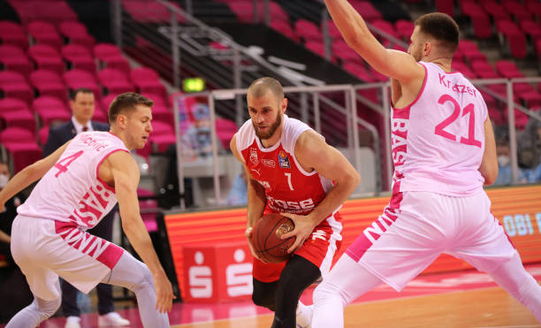 现吸引了众 现吸引了众