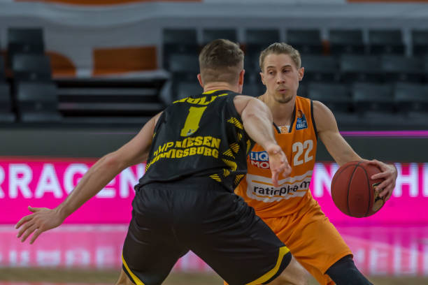 荣誉不仅属 荣誉不仅属