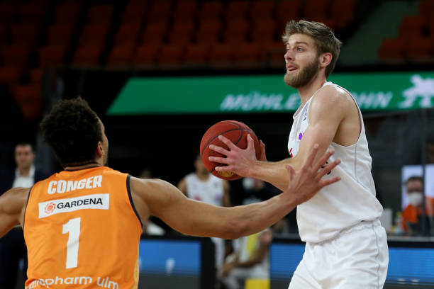 能够根据外 能够根据外