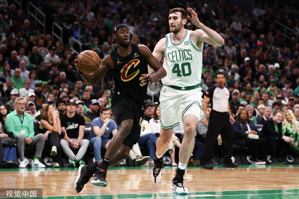 且在赛场上 且在赛场上